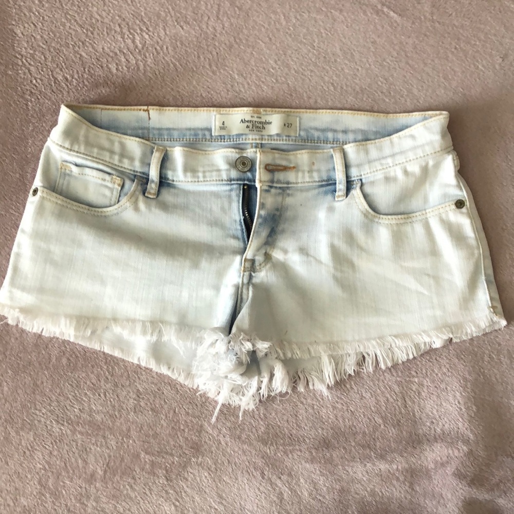 Jean shorts 🤍🦋